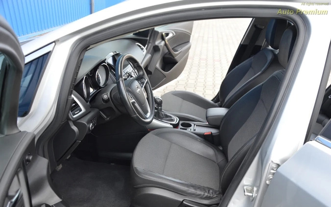 Opel Astra cena 32800 przebieg: 183086, rok produkcji 2015 z Chrzanów małe 562